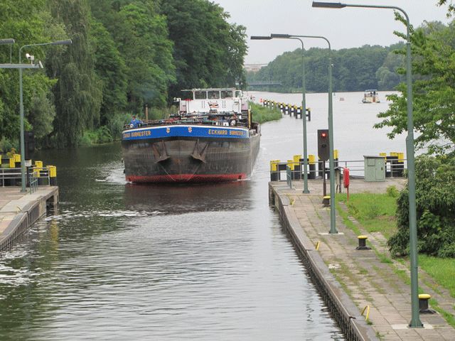 Teltow-Kanal, Einfahrt in die Machnower Schleuse