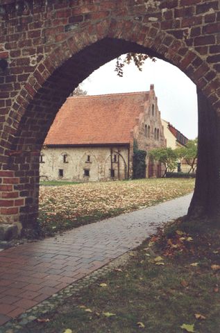 Eingang zum Kloster