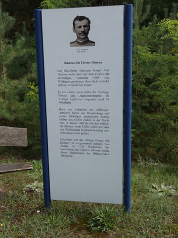Tafel am Denkmal für Förster Illmann