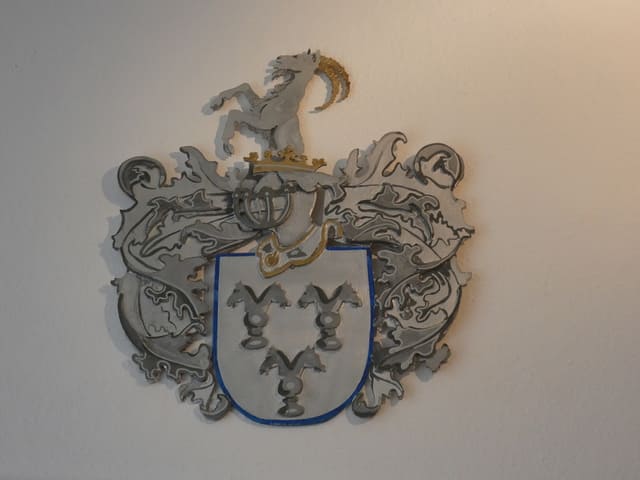 Schulmuseum, Wappen derer von Rochow