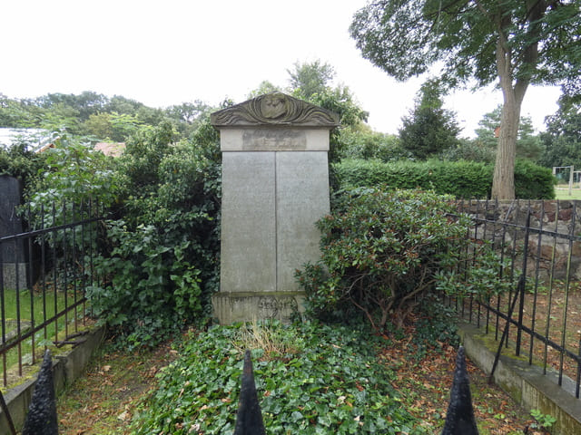 Grabstätte Friedrich Eberhard von Rochow und Christiane Louise von Rochow