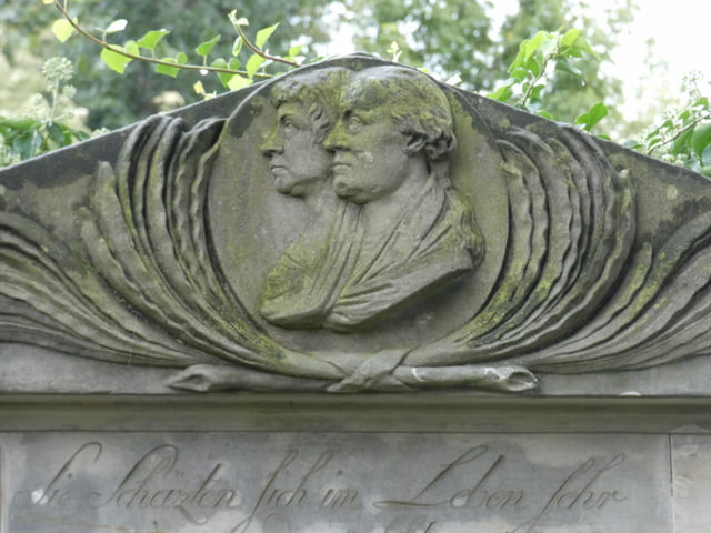 Grabstätte Friedrich Eberhard von Rochow und Christiane Louise von Rochow, Detail