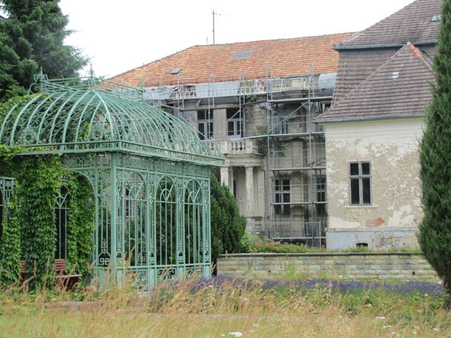 Schloss Schmerwitz mit Gartenlaube