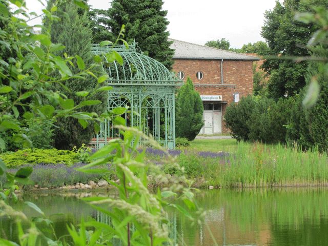 Gartenlaube im Schlosspark