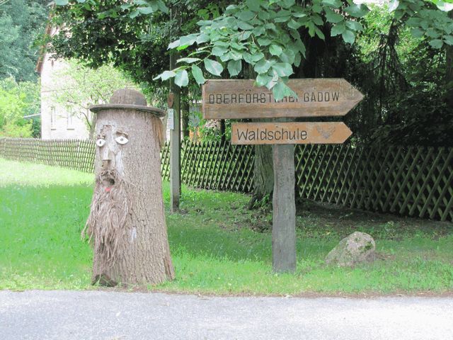 Eingang zur Waldschule