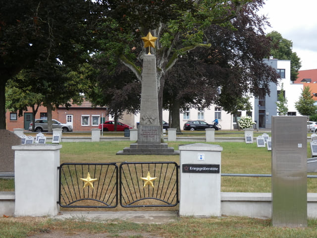 Sowjetischer Ehrenfriedhof