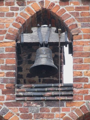 Plattenburg, Glocke auf der Kapelle