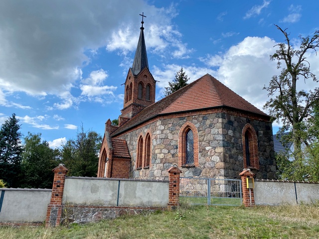 Kirche Rohlsdorf<BR />Foto von Ulrich Gießmann