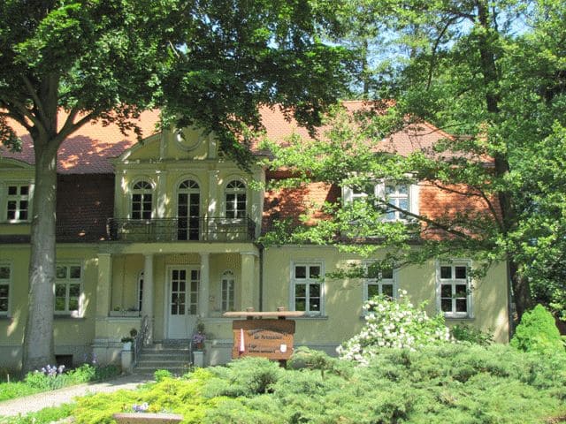 Schloss Kahsel ("Altes" Herrenhaus), Montessori-Kinderhaus