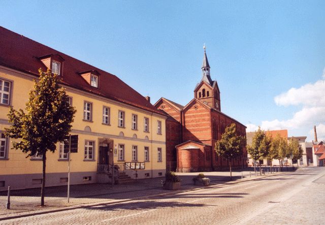 Kirche und Rathaus