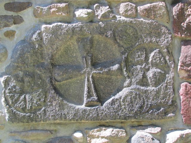 Romanisches Tympanon der Stradower Kirche im Lapidarium in Spremberg