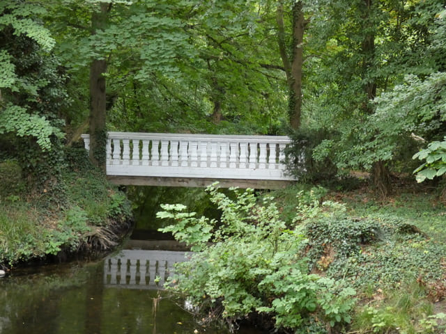 Brücke im Sudermann-Park