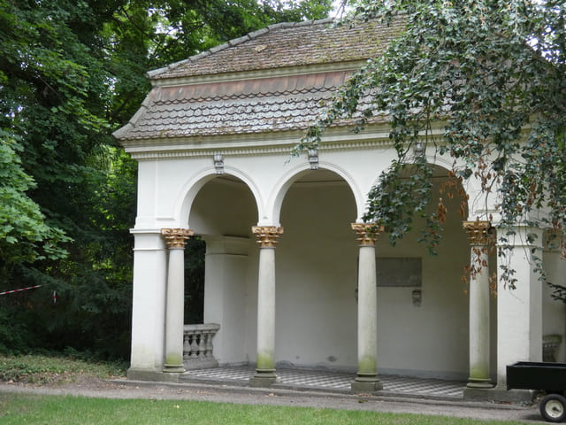 Pavillon im Sudermann-Park