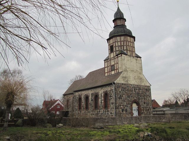 Kirche mit Kenotaph