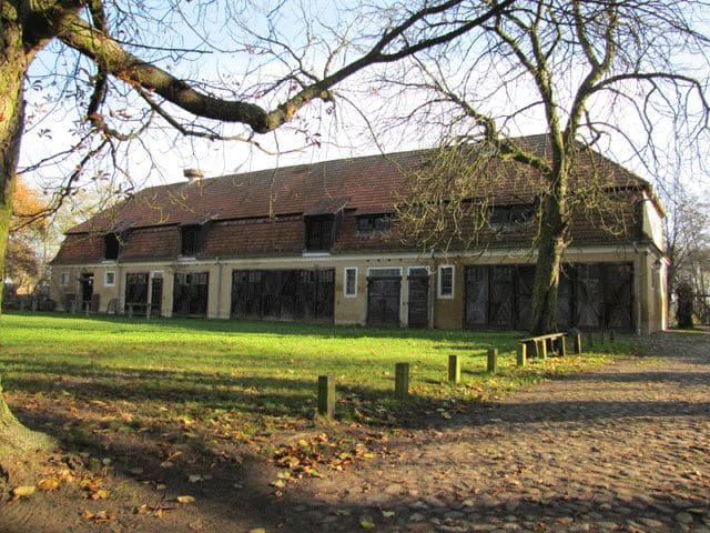 Schloss Stülpe, Pferdestall