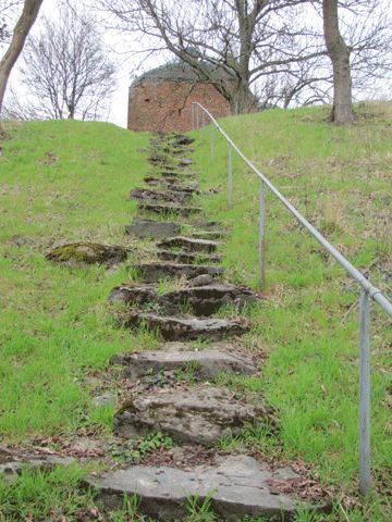 Aufgang zur Ruine der Burg Greiffenberg