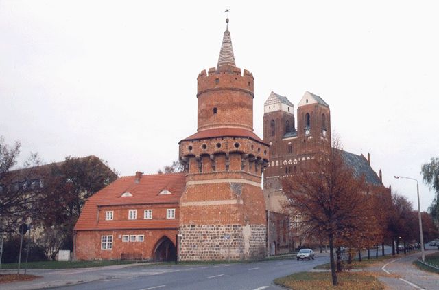 Kirche St. Marien mit Mitteltorturm und Heilig-Geist-Kapelle