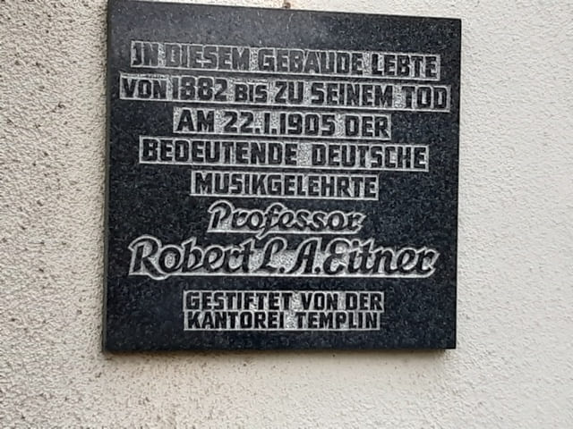 Gedenktafel am Wohnhaus Prof. Robert L. A. Eitner