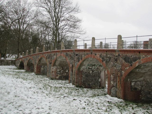 Fliesenbrücke am Haussee