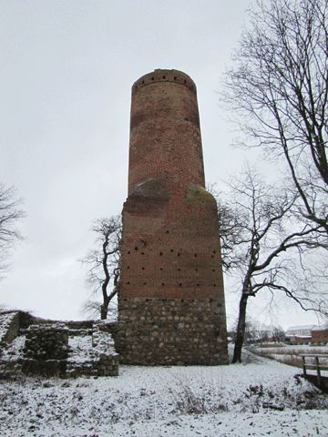 Ruine der Blankenburg mit Fangelturm
