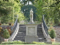 Skulptur im Schlosspark Suckow