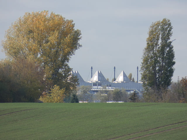 Blick zum Gewerbegebiet an der B 158