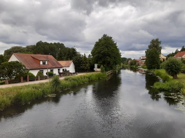 Blick von der Zugbrücke Niederfinow auf den Finowkanal