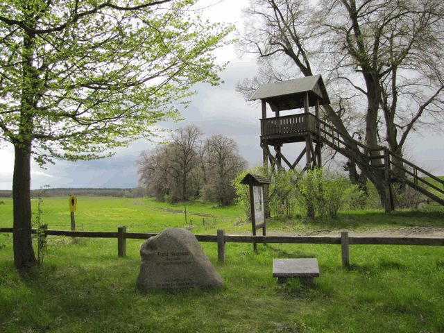 Aussichtspunkt Mellin mit Gedenkstein