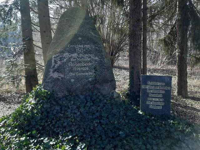 Gedenkstein an die Gründung der Kolonie Rosenbeck