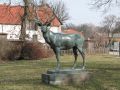 Hirsch-Skulptur von Louis Tuaillon