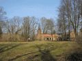 Blick vom Park zur Kirche