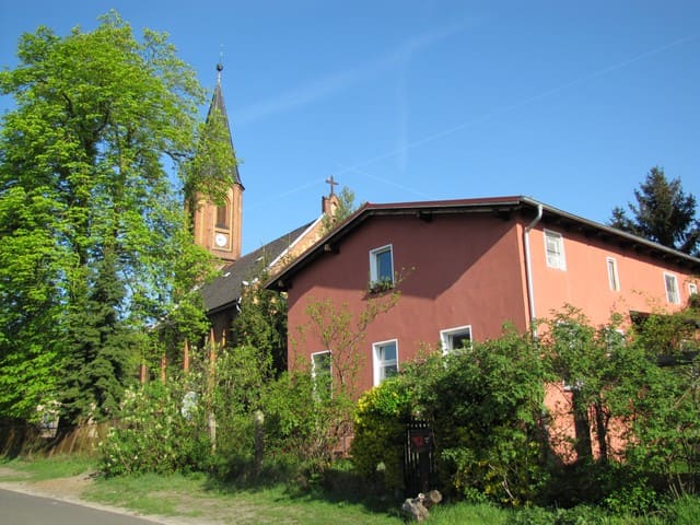 Ortsansicht mit Kirche