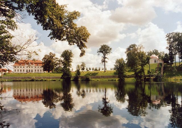 Schloss Meseberg mit Huwenowsee