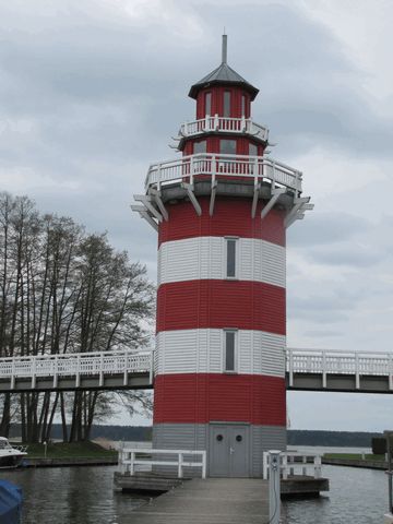 Leuchtturm im Hafendorf