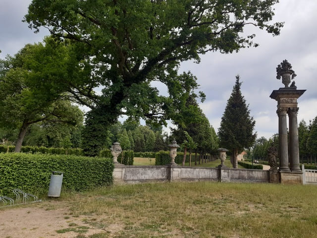 Eingang zum Schlosspark