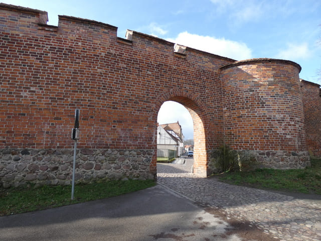 Durchfahrt an der Gröper Mauer