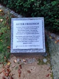 Erinnerungstafel an den Alten Neuruppiner Friedhof