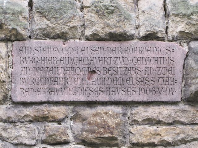 Hakeburg, Inschrift eines Kleinmachnower Bauherren