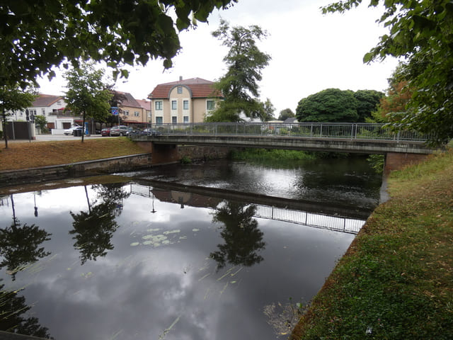 Brcke an der Uferstraße