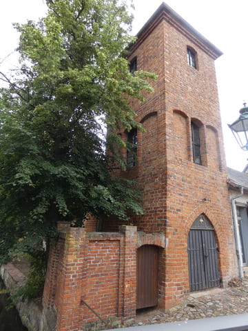 Stadtmauer und Turm am Wall 