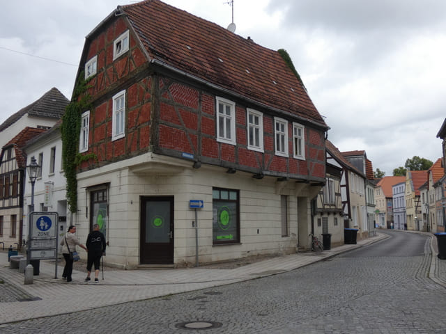 Wohn- und Geschäftshaus 