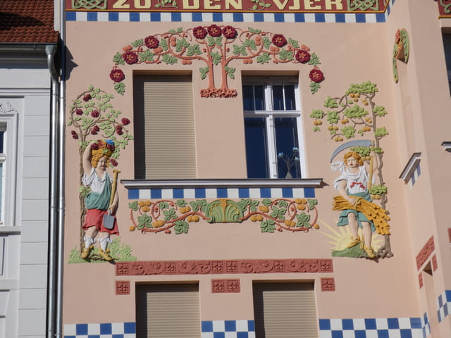 Haus der vier Jahreszeiten, Detail