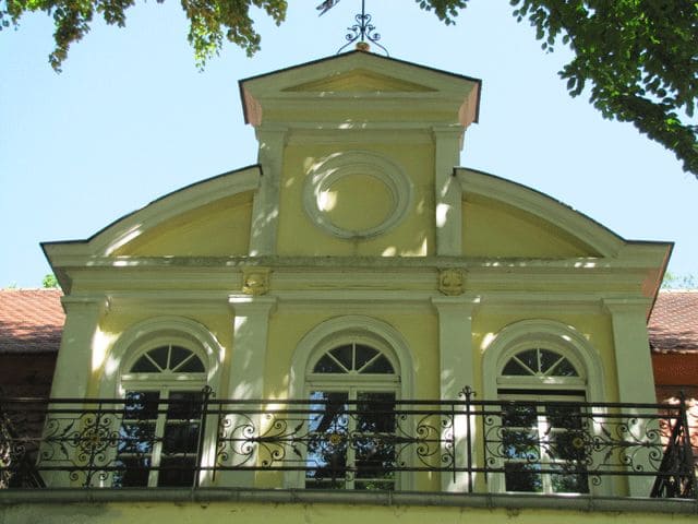 Detailansicht Schloss Kahsel ("Altes" Herrenhaus), Montessori-Kinderhaus