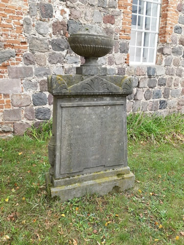 Grabmal des Amtmanns Leopold Friedrich Reiche
