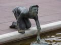 Brunnen mit Bronze-Plastik Hans Clauerts