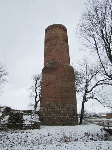 Ruine der Blankenburg mit Fangelturm