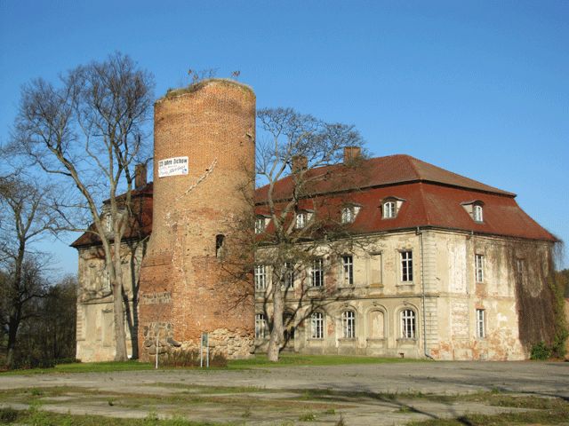 Schloss Zichow mit Fangerturm