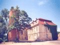 Schloss mit Wehrturm