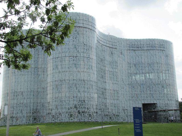 Universitätsbibliothek im Glasgewand