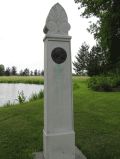 Stele mit Medaillon von Susette Gontard Diotima im Schlosspark Stechau